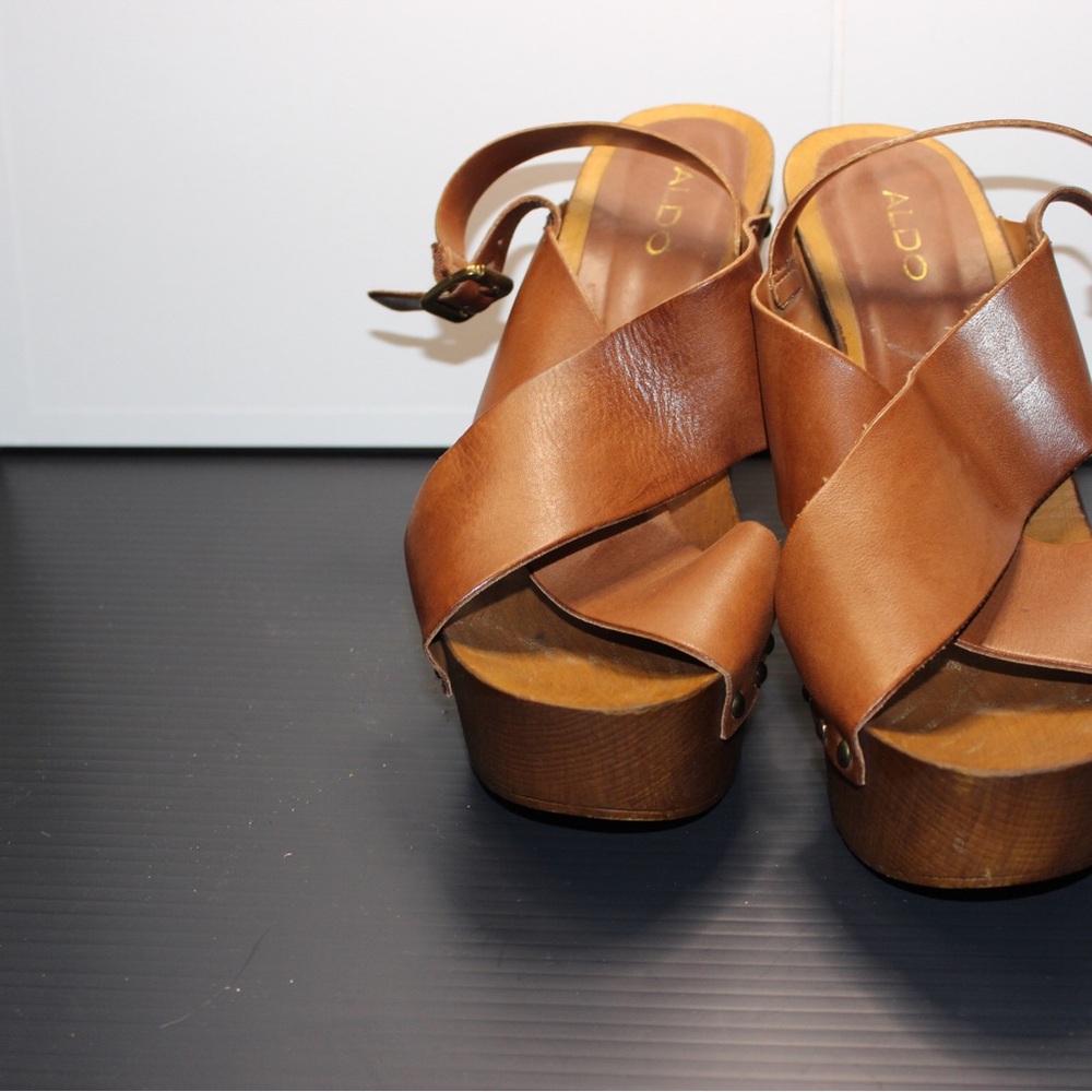 Aldo size 10 brown platform sandals